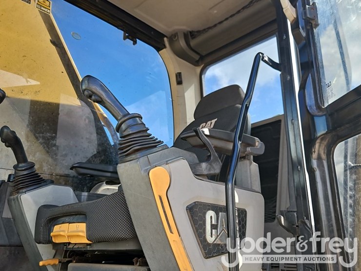 2019-caterpillar-336-image-42