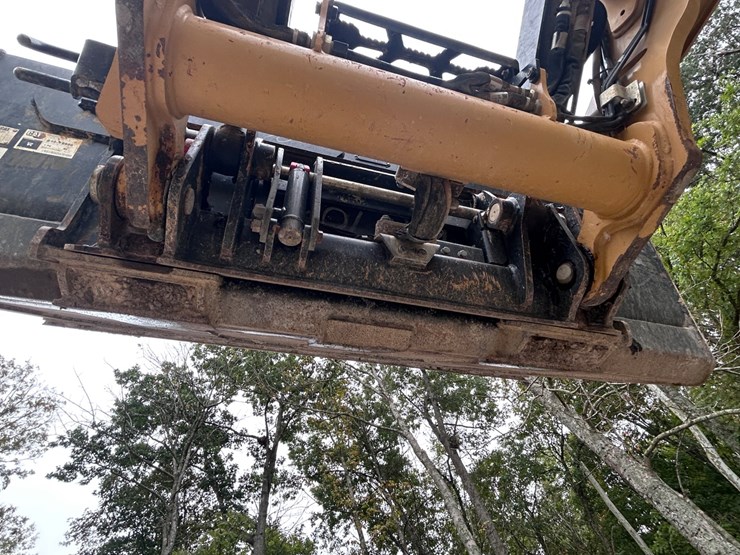 2025-caterpillar-255-image-38