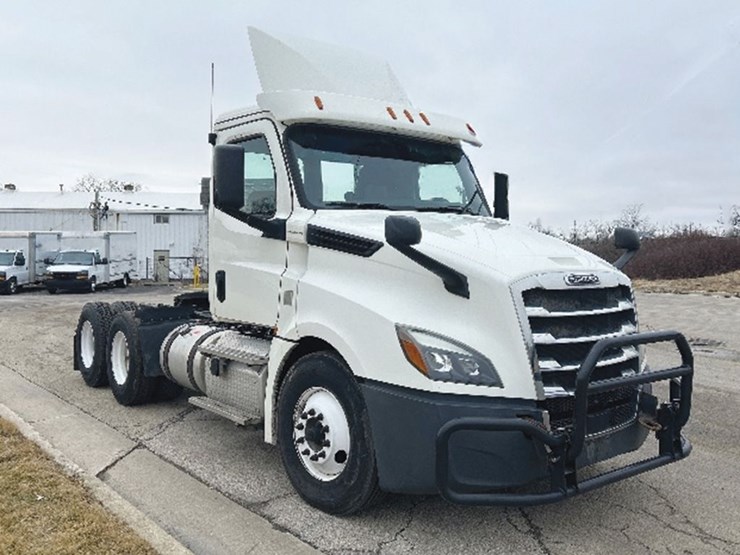 2019-freightliner-cascadia-126-image-1