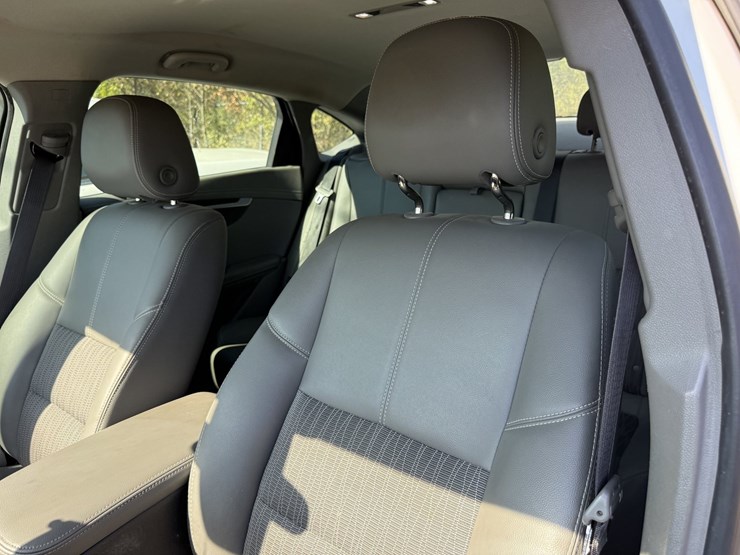 #46833-•-2018-chevrolet-impala-lt-sedan-2g1105s38j9109671-inv#46833-image-39
