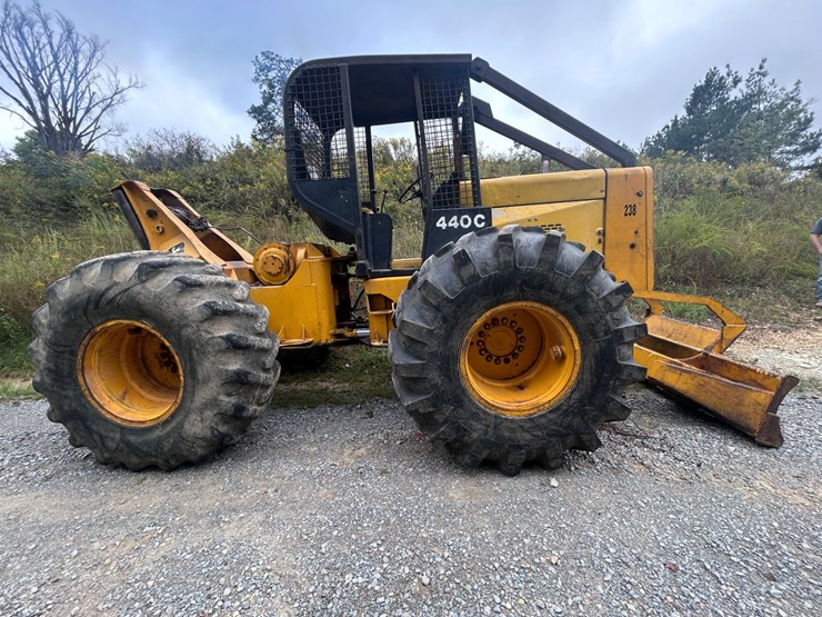 john-deere-440c-image-9