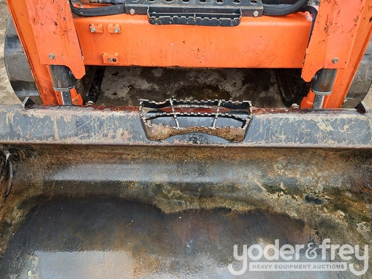 2023-kubota-svl65-2-image-15