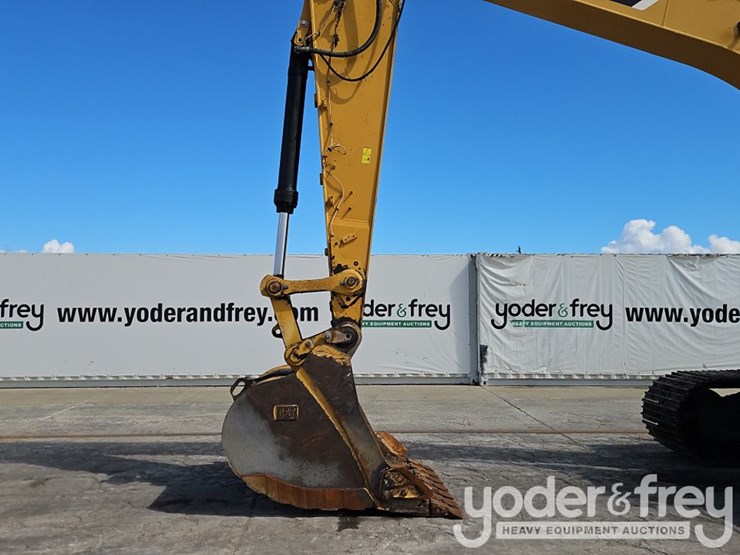 2019-caterpillar-336-image-19