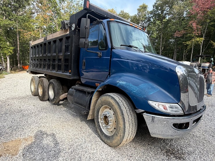 #63-•-2008-international-tri-axle-dump-truck-image-11