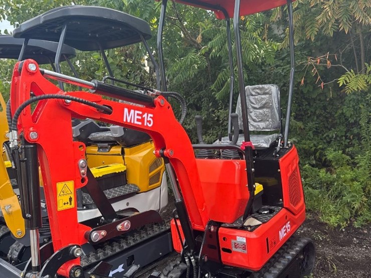 new-sd-lanch-co-mini-excavator-model-me15-image-1