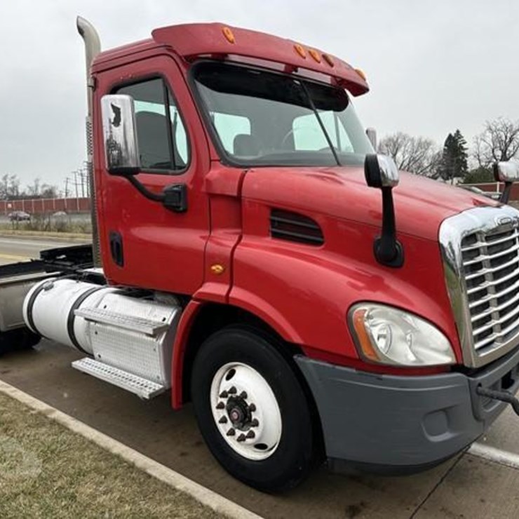 2013 FREIGHTLINER CASCADIA 113