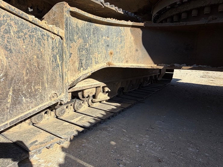 2017-caterpillar-336-image-23