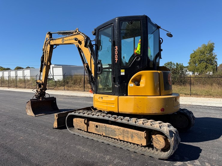 2018-caterpillar-305.5e2-image-4