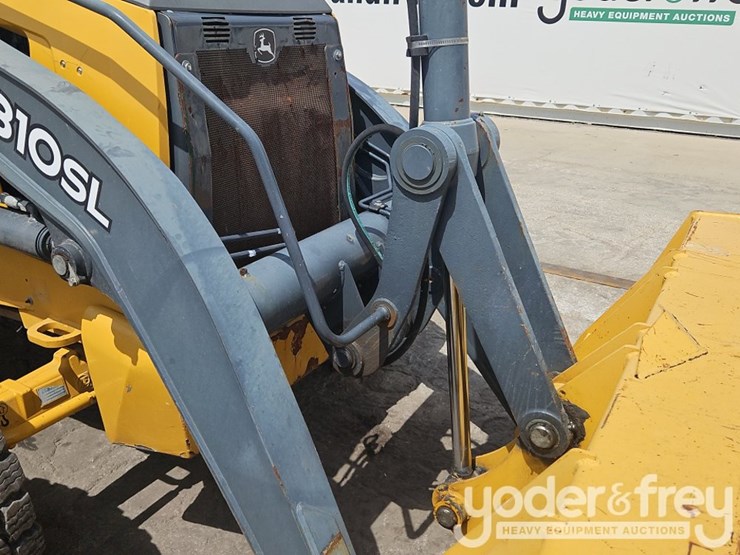 2020-deere-310sl-image-17
