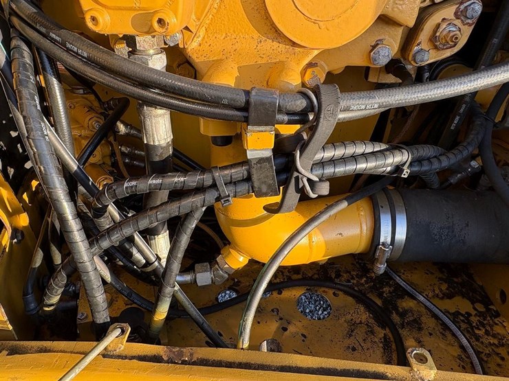 2004-caterpillar-318cl-image-20