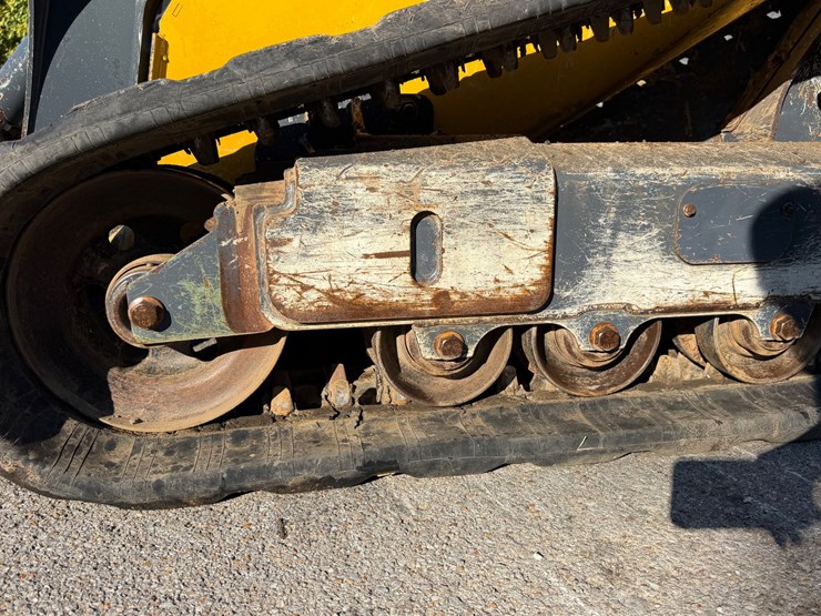 2021-deere-325g-image-9