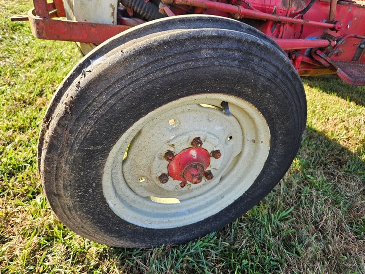 ford-8n-image-10