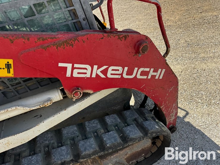 2013-takeuchi-tl8-image-18