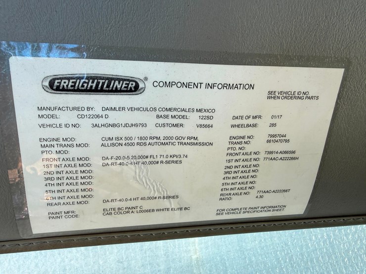 2018-freightliner-122sd-image-32