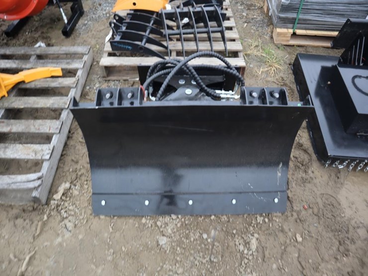 sdlanch-skid-loader-snow-pusher-image-3