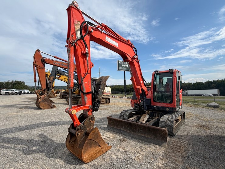 #23-•-2012-kubota-080-3-mini-excavator-image-1
