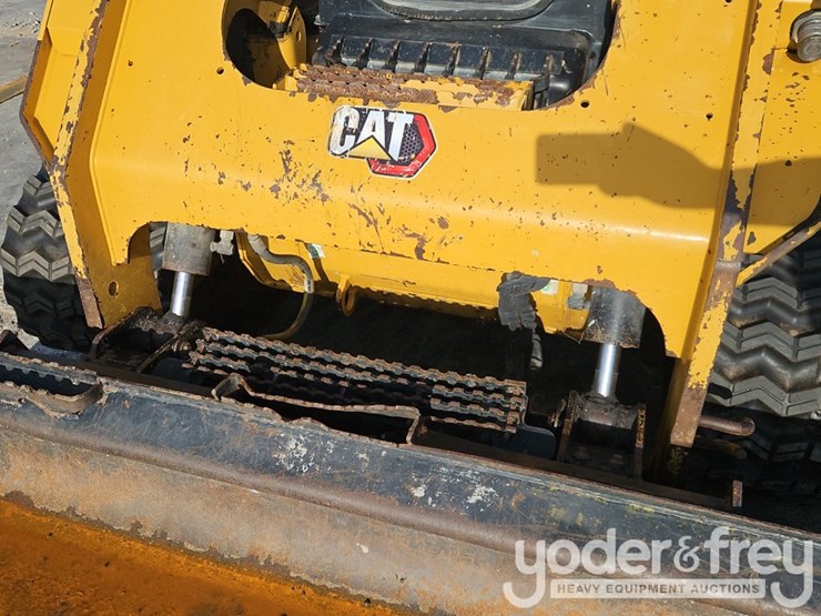 2021-caterpillar-279d3-image-15