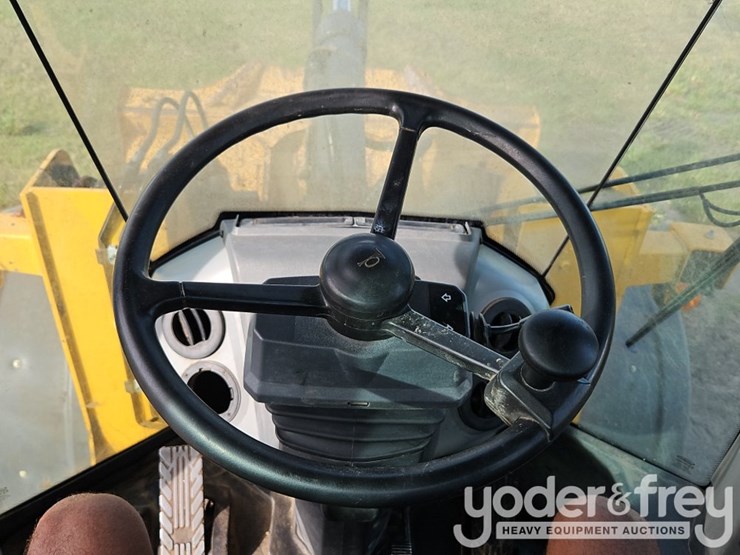 2019-deere-524l-image-23