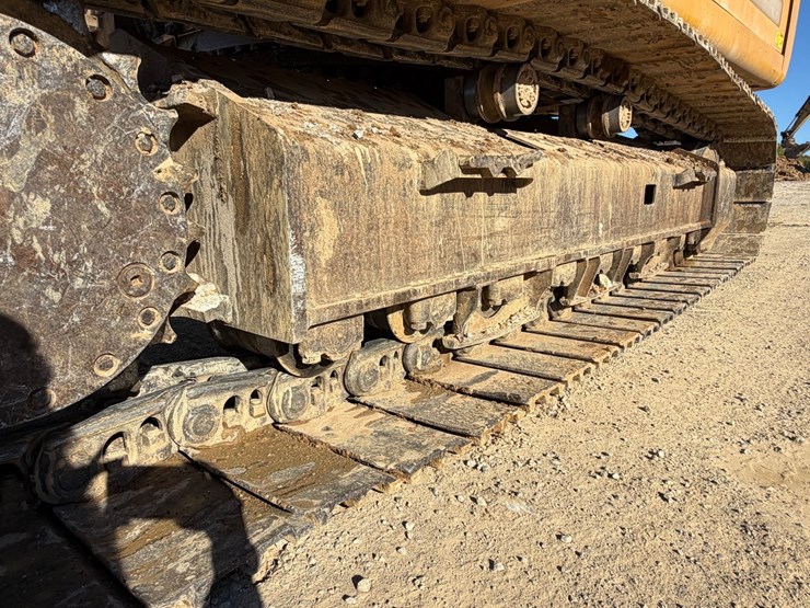 2017-caterpillar-336-image-12