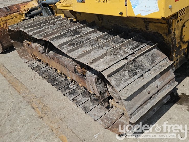 2016-deere-700k-lgp-image-10
