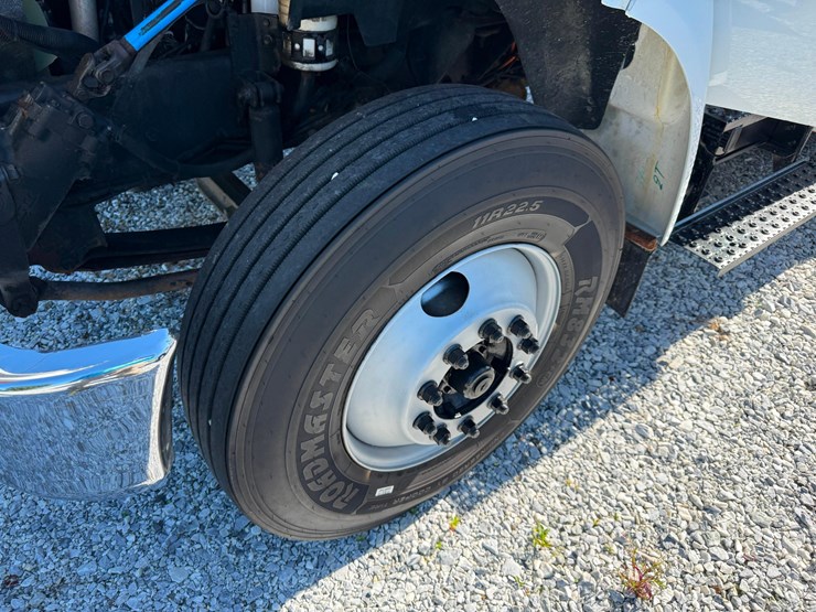 2007-ford-f750-xlt-sd-image-33