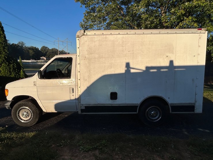 1999-ford-e250-image-3
