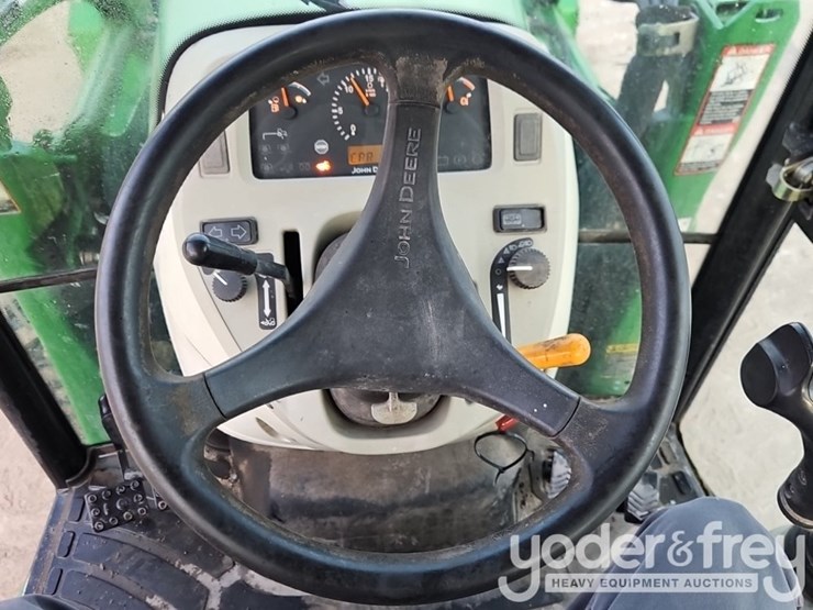 2012-john-deere-4520-image-28