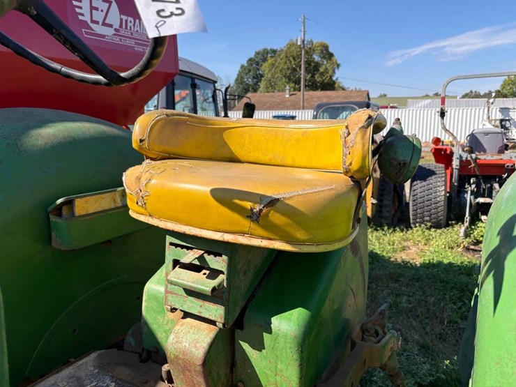 john-deere-3010-image-9