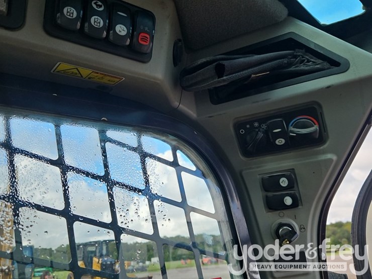 2017-caterpillar-272d2-xhp-image-22