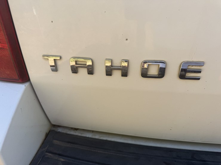 2009-chevrolet-tahoe-image-22