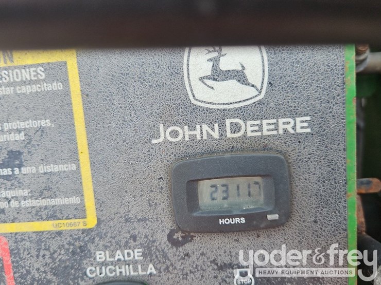 2018-john-deere-636m-image-14