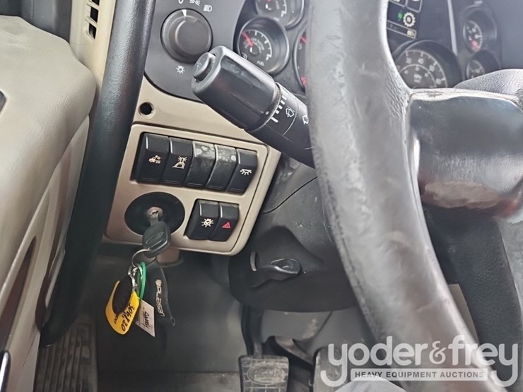 2019-peterbilt-579-image-33