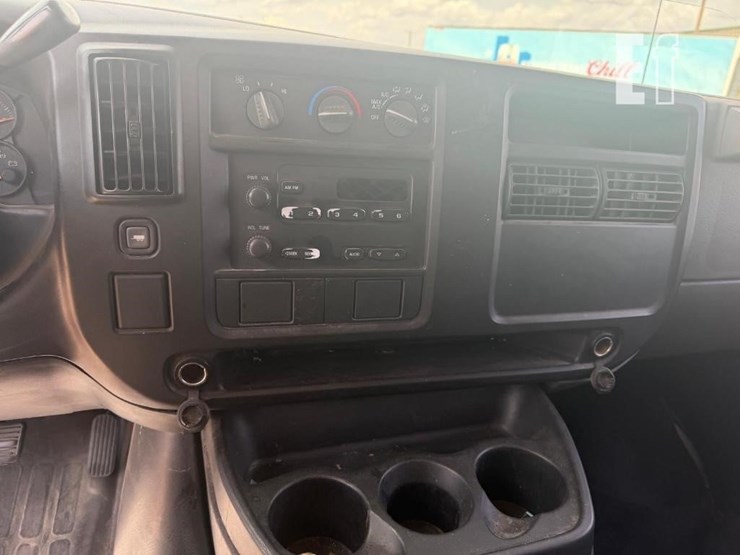 2004-chevrolet-express-1500-image-14