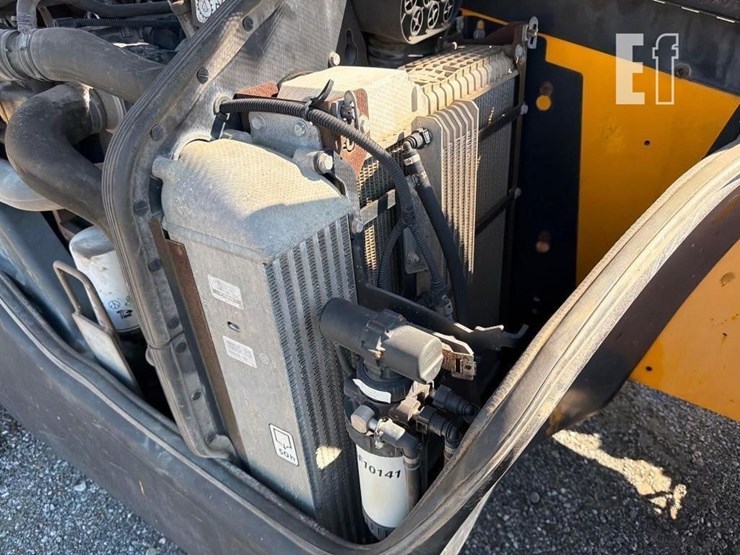 2017-jcb-512-56-image-40