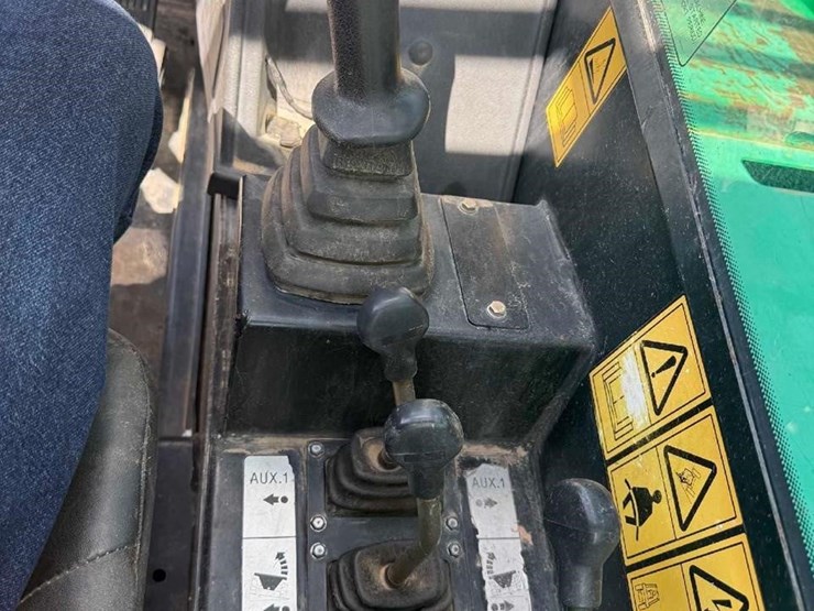 2017-jcb-512-56-image-6