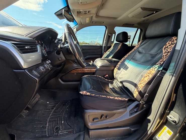 2015-chevrolet-tahoe-ltz-image-22