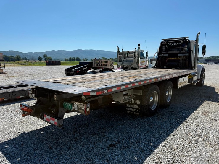2018-freightliner-122sd-image-3
