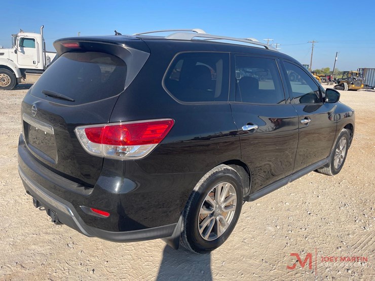 2015-nissan-pathfinder-image-3