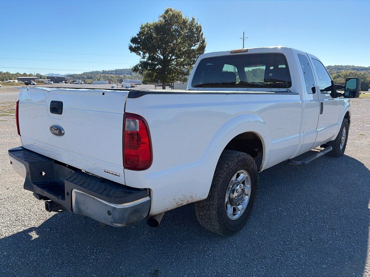 #98-•-2013-ford-xlt-f-250-pickup-truck-image-11