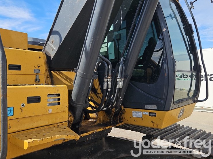 2019-deere-210g-image-14