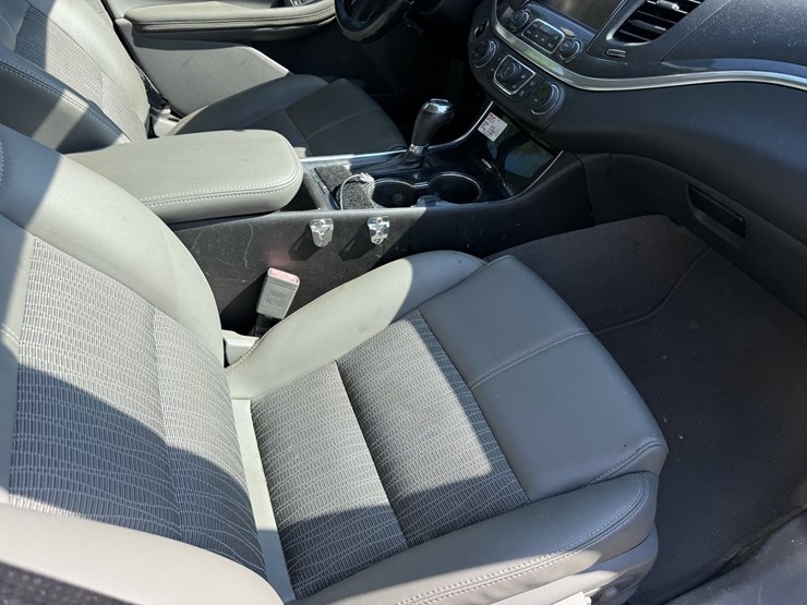 #46833-•-2018-chevrolet-impala-lt-sedan-2g1105s38j9109671-inv#46833-image-31