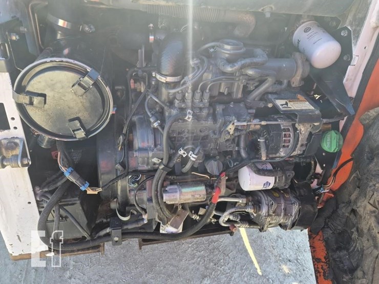 2010-bobcat-s205-image-14