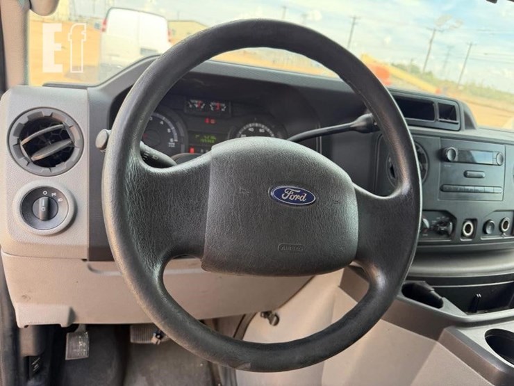 2012-ford-e250-image-10