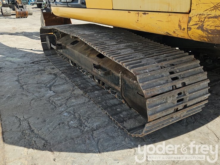 2019-deere-210g-image-22