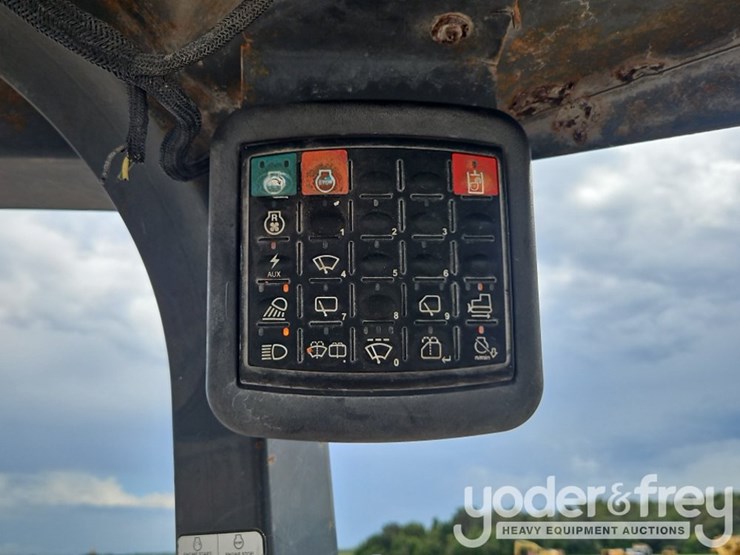 2013-deere-650k-lgp-image-29