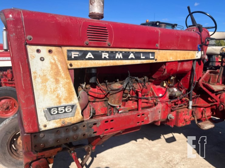 1966-farmall-656-gas-row-crop-8033-image-9