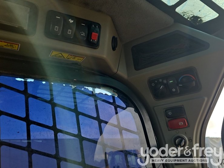 2021-caterpillar-279d3-image-30