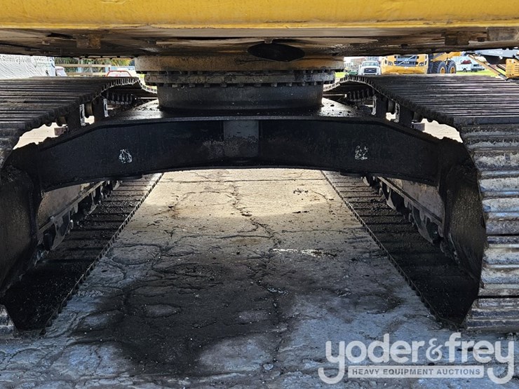 2015-komatsu-pc360-lc-11-image-29