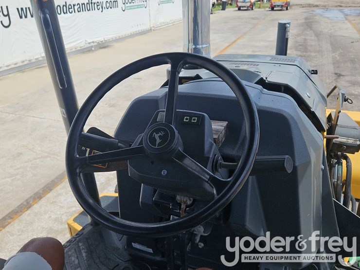 2020-deere-310sl-image-26