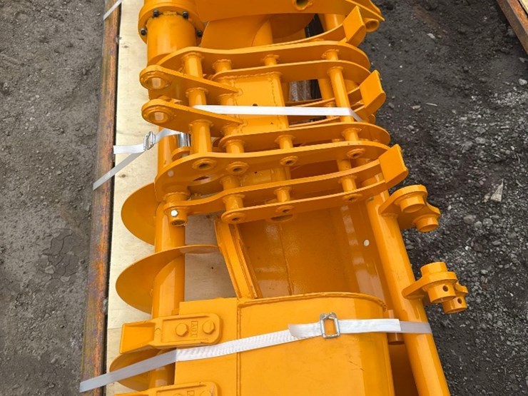 new-giyi-mini-excavator-attachment-set-image-1